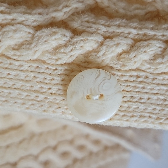 100% Merino Wool Cable Knit Cardigan - Picture 4 of 4